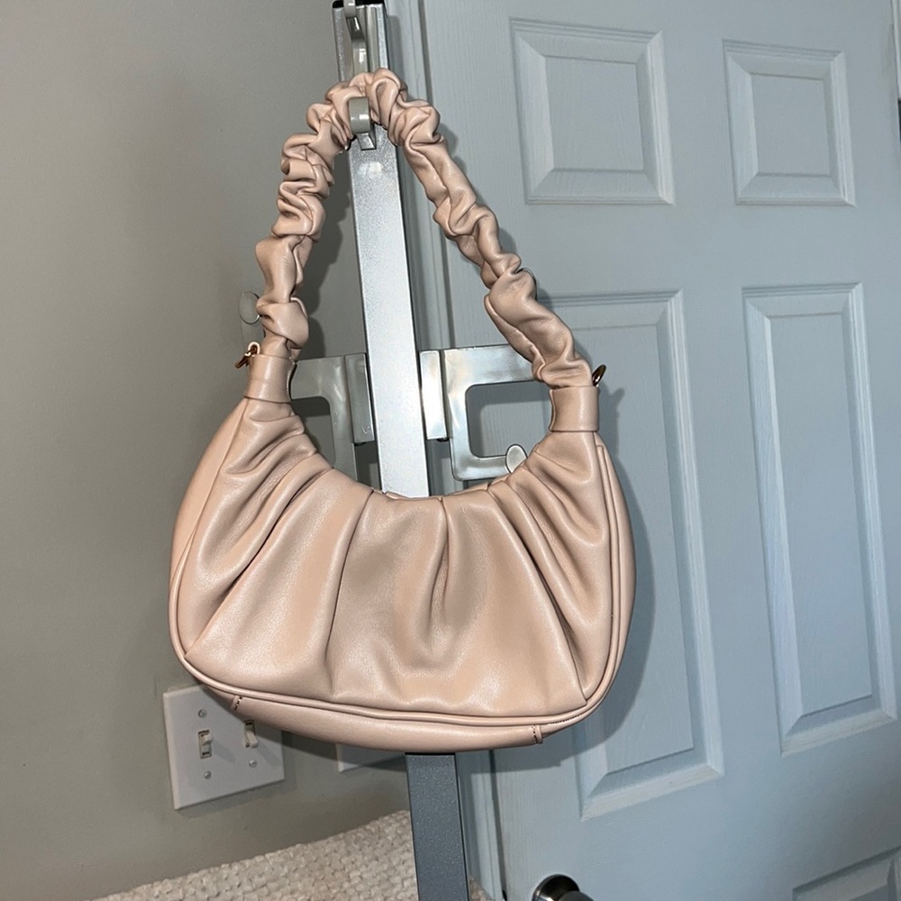 New Urban Expressions small zippered purse, 8" drop handle
